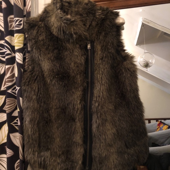 Banana Republic Faux Fur Moto vest - Picture 7 of 10